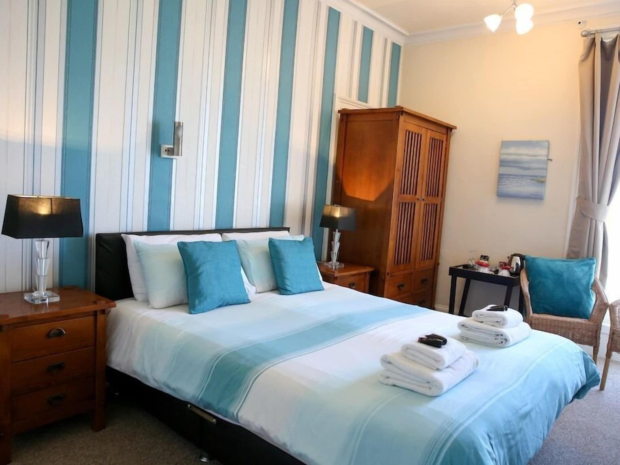 Riviera Guesthouse Γουίτμπι Εξωτερικό φωτογραφία