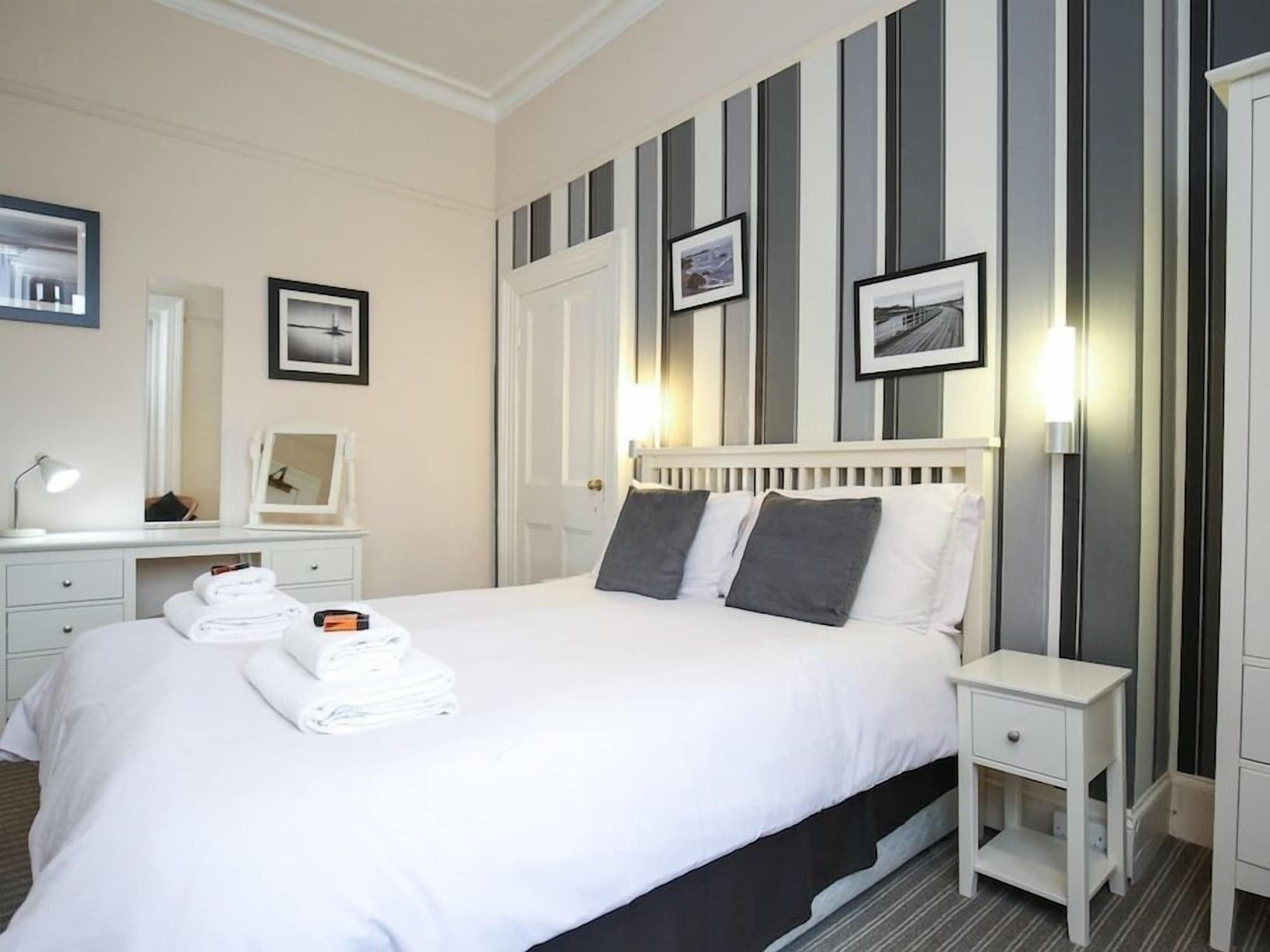 Riviera Guesthouse Γουίτμπι Εξωτερικό φωτογραφία