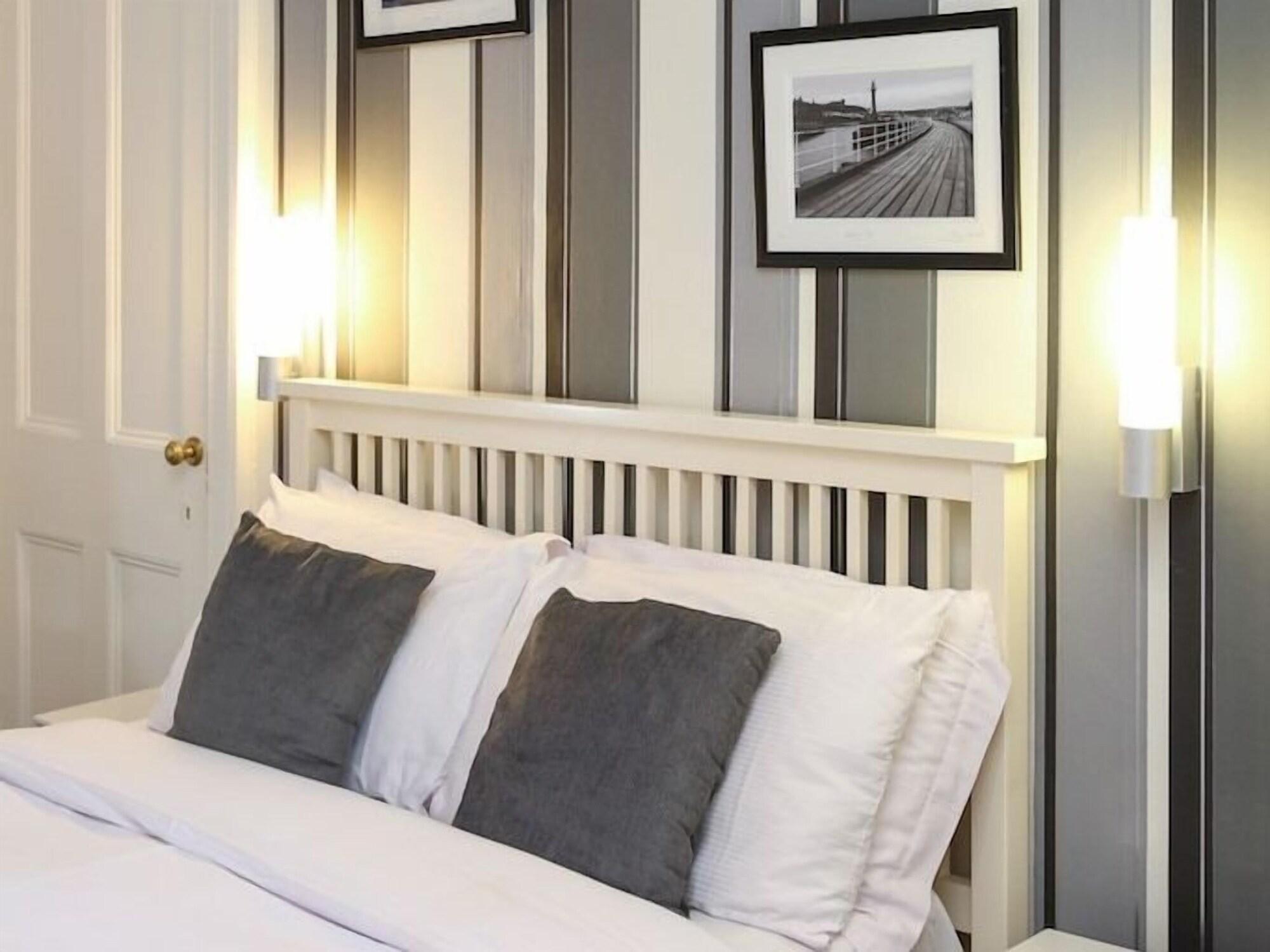 Riviera Guesthouse Γουίτμπι Εξωτερικό φωτογραφία